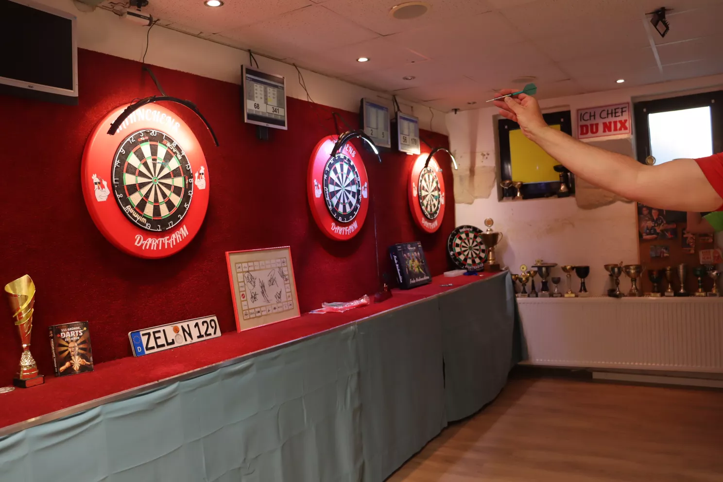 Dart in den Mai