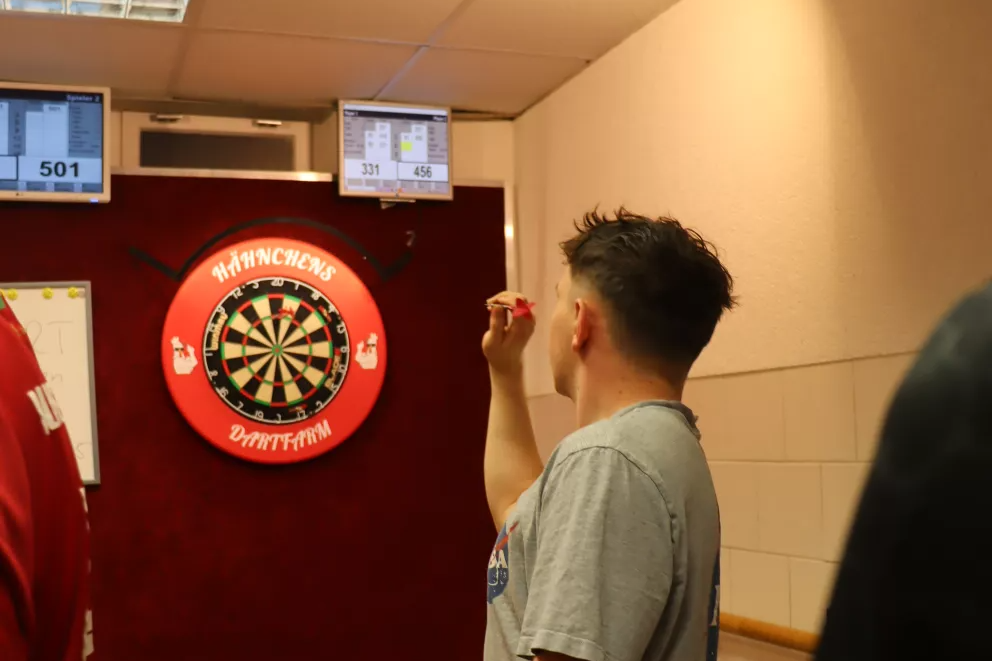 Dart in den Mai