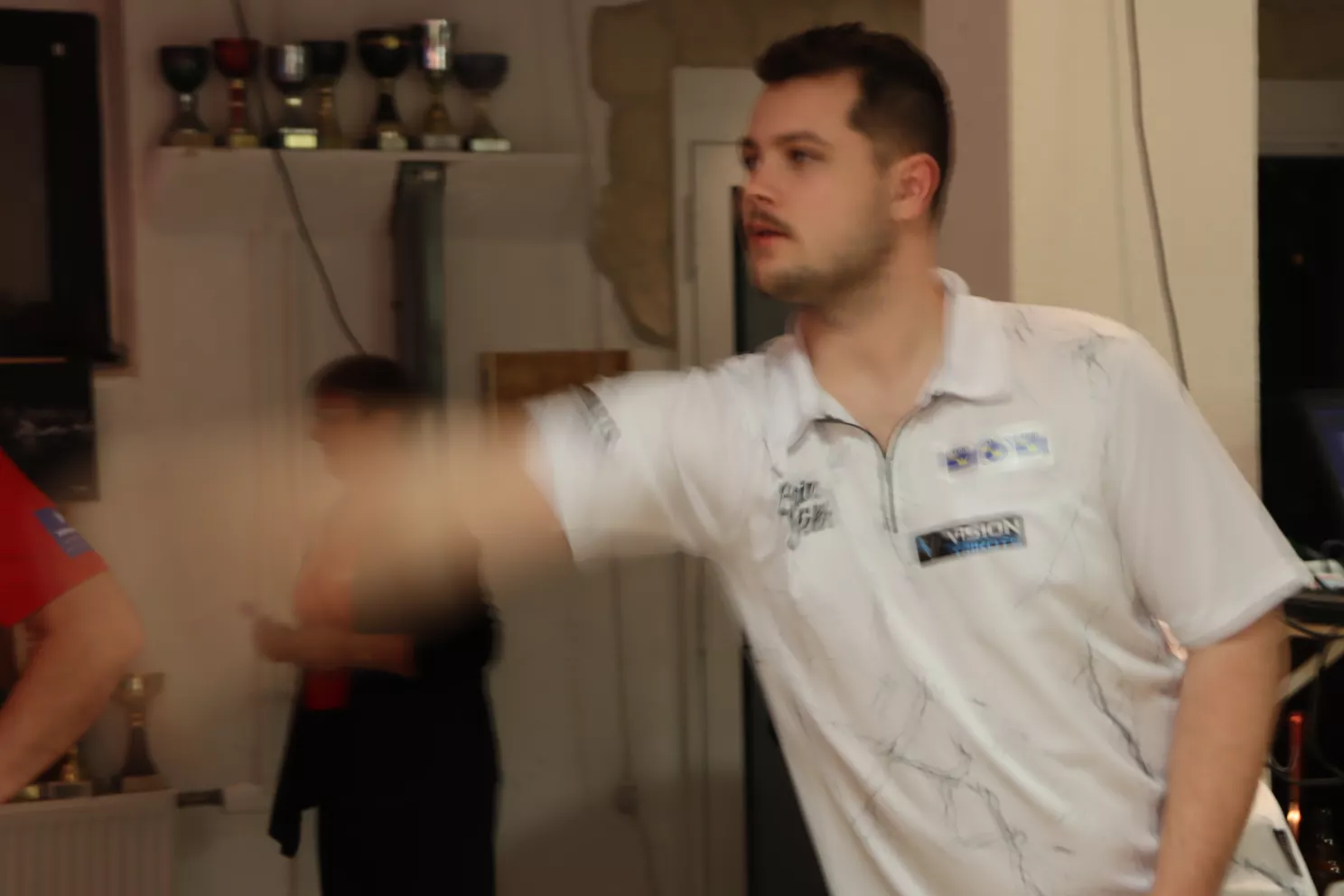 Dart in den Mai