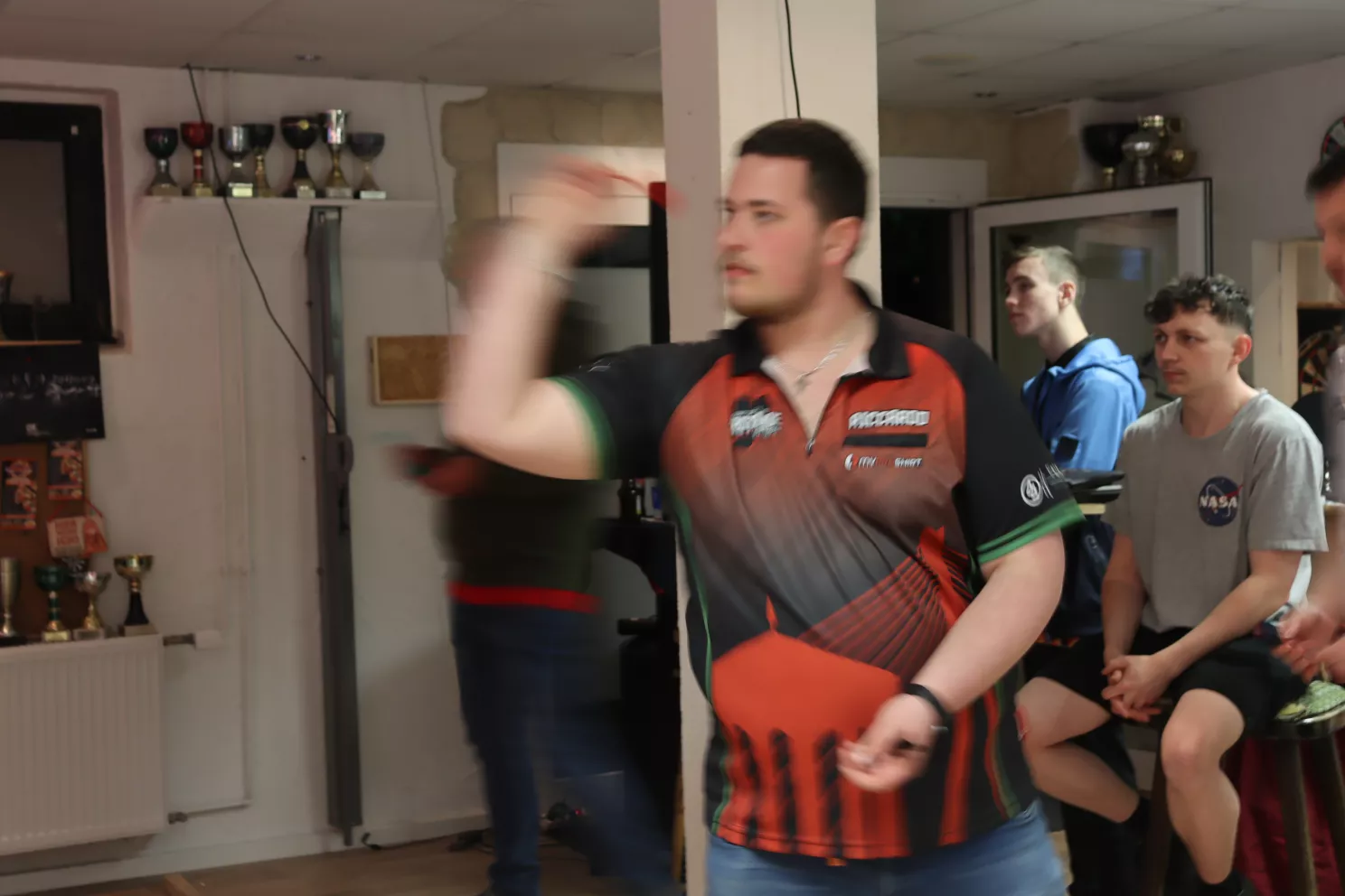 Dart in den Mai
