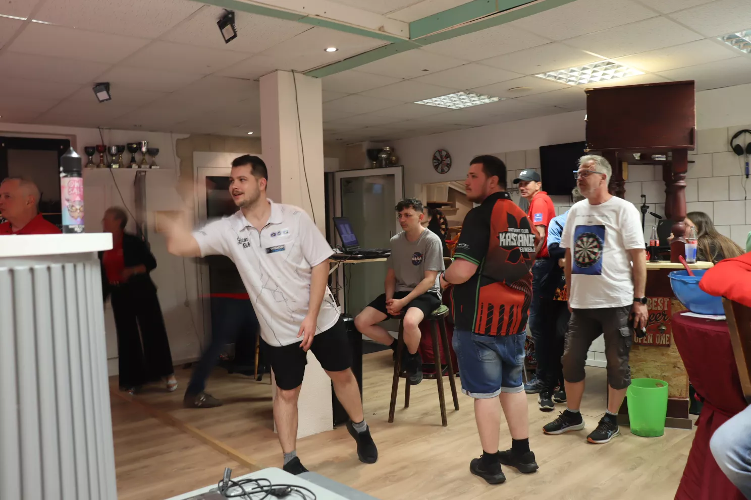 Dart in den Mai